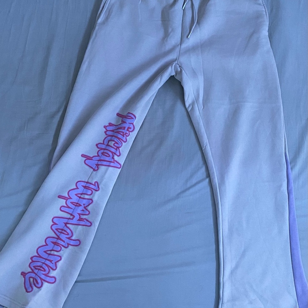 Gusset
Panel Sweatpants